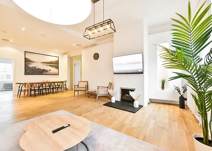 Amazing 3 Bed Apartment Great Portland Street